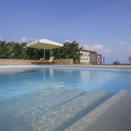 Ameadros Resort Mantzavinata Экстерьер фото