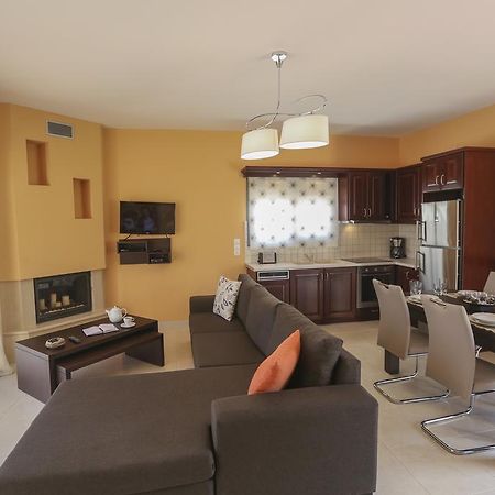Ameadros Resort Mantzavinata Экстерьер фото