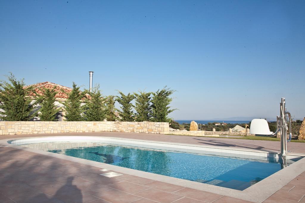 Ameadros Resort Mantzavinata Экстерьер фото