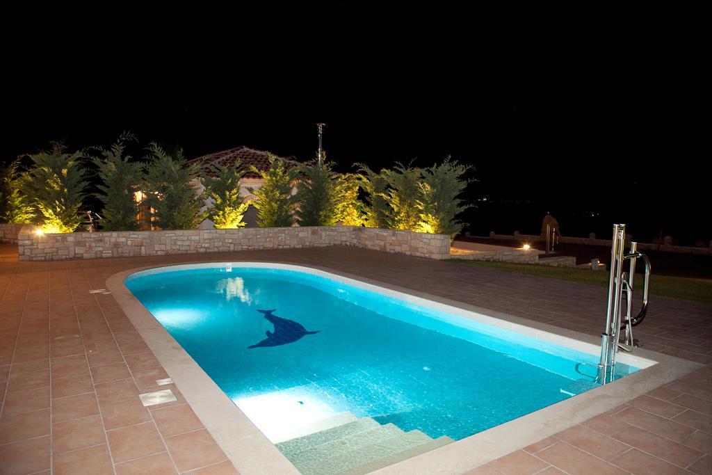 Ameadros Resort Mantzavinata Экстерьер фото