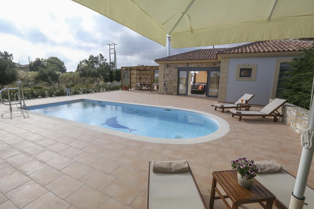 Ameadros Resort Mantzavinata Экстерьер фото