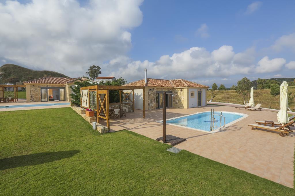 Ameadros Resort Mantzavinata Экстерьер фото