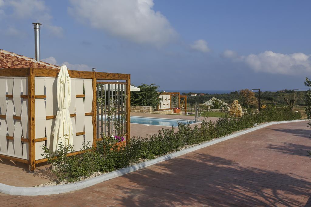 Ameadros Resort Mantzavinata Экстерьер фото