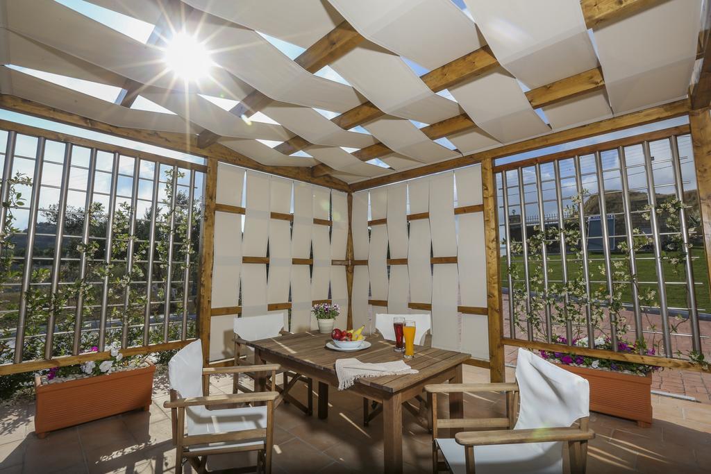 Ameadros Resort Mantzavinata Экстерьер фото